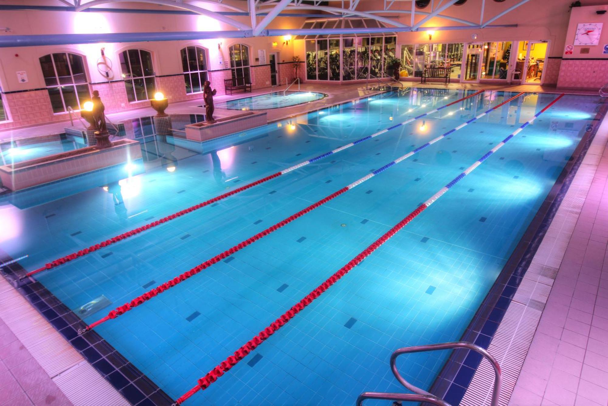 Treacys West County Conference And Leisure Centre Hotel Ennis Exterior photo